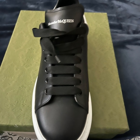 Alexander McQueen oversized shoe sz 45E (12 US) only worn once - Picture 6 of 6